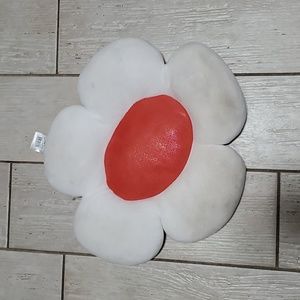 Tiny Dreamers White Daisy Pillow with Shiny Orange Center